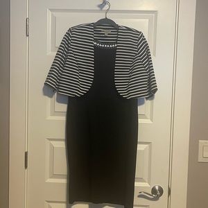 Holiday 2 piece Maya Brooke.  Like new!